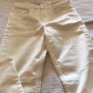 H&M Straight Ankle Length Jeans in Ivory. Size 2